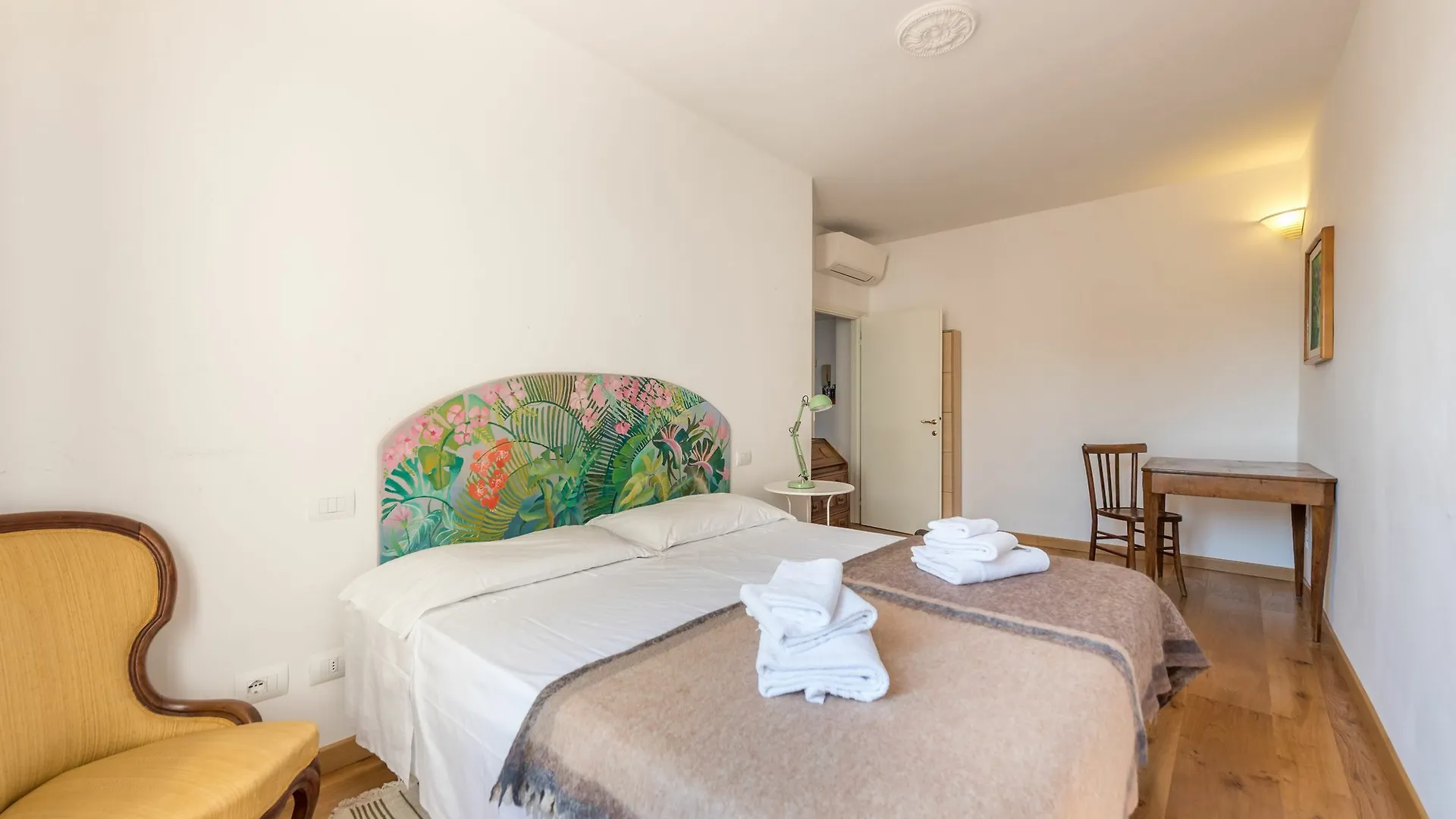 Pitti Cozy Apartment With Terrace Florence Italy